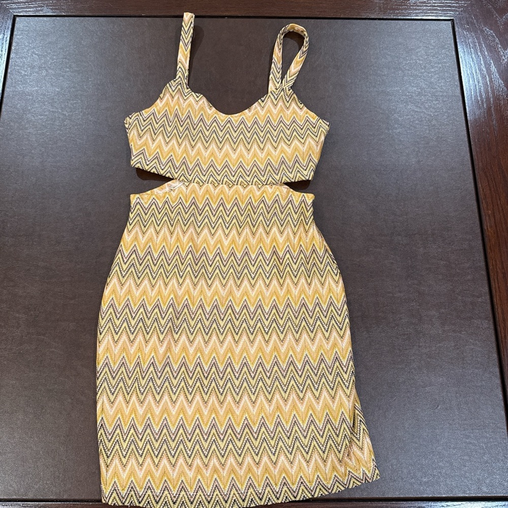 NWT lovers + friends chevron mini cut out dress size small